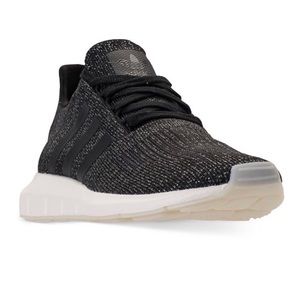 ADIDAS SWIFT RUN SNEAKER- B&W 👟💨